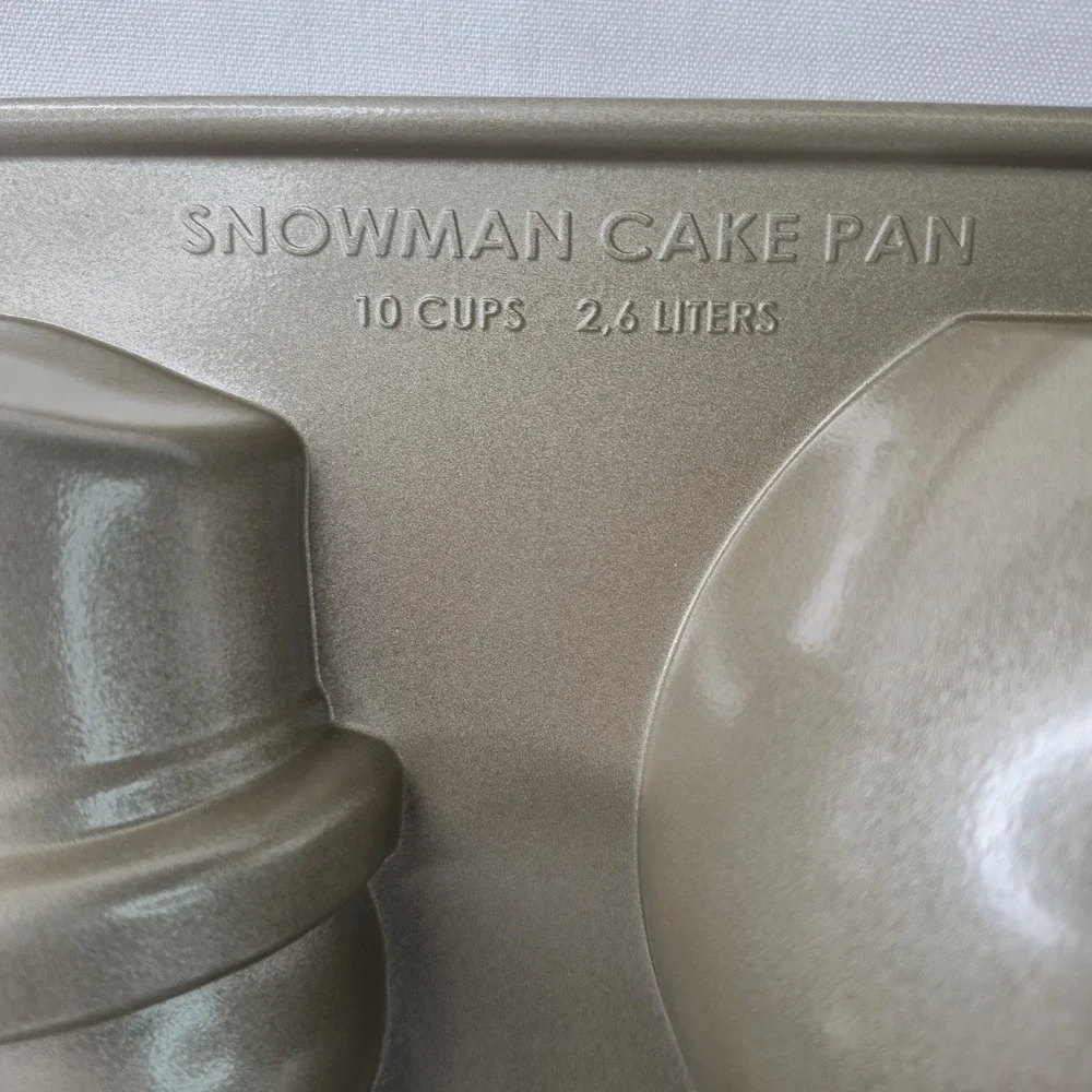 Williams Sonoma Nordic Ware 3D Snowman Pumpkin Cake Pans Baking New w/o box Read